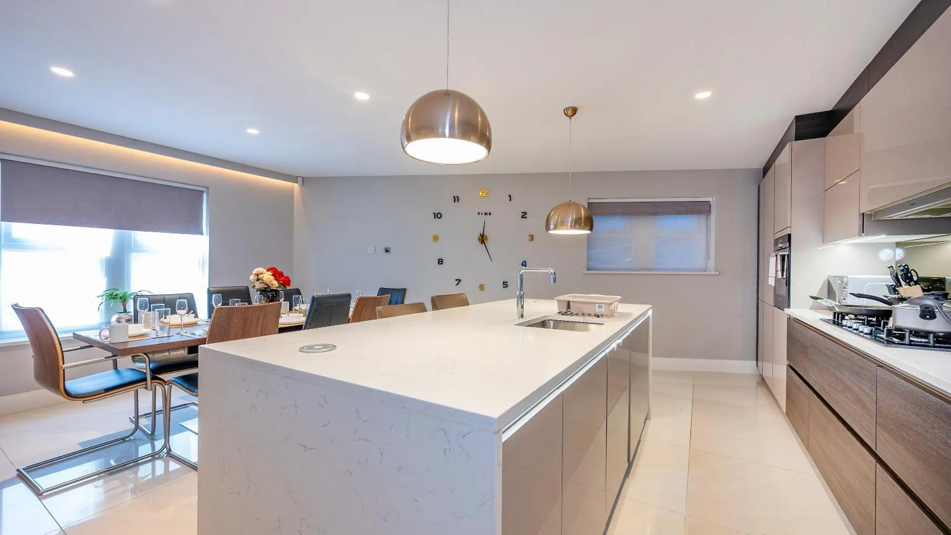בית אירוח באטלי *Rc7C* For Your Most Relaxed & Cosy Stay + Free Parking + Free Fast Wifi *