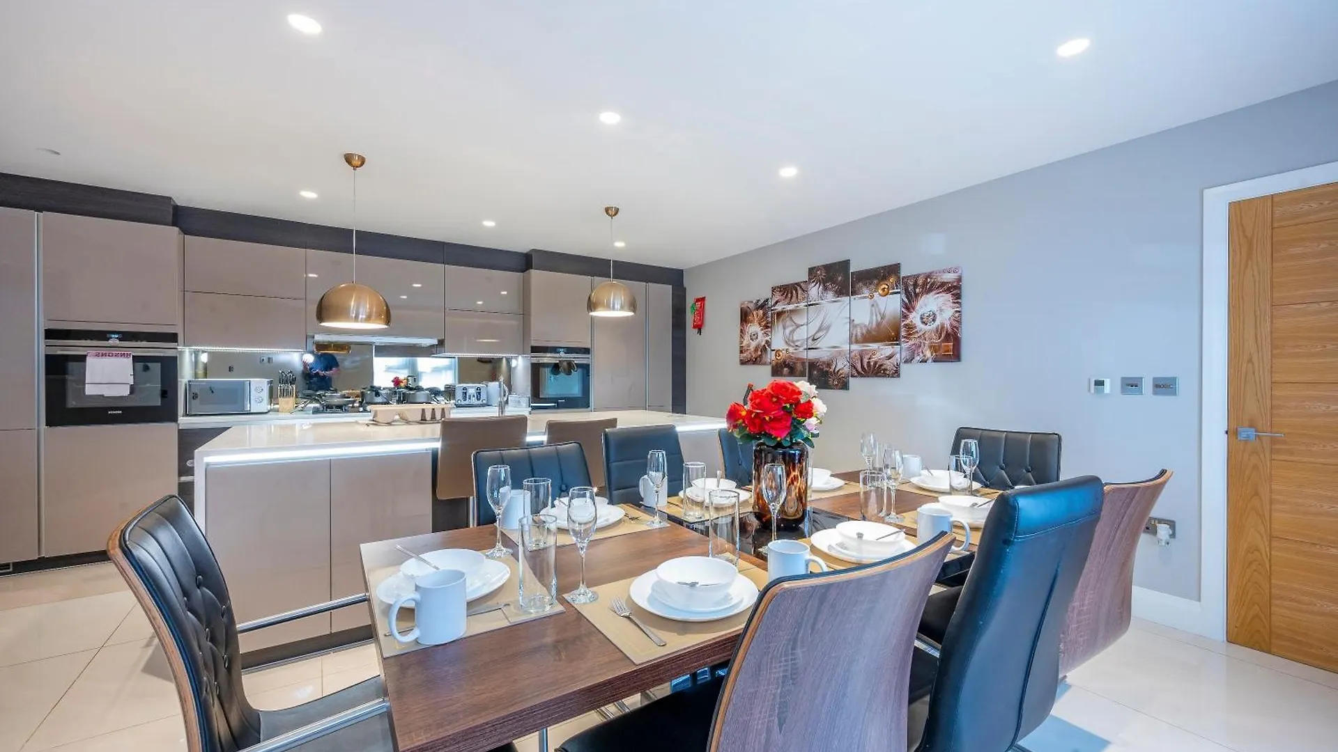 באטלי *Rc7C* For Your Most Relaxed & Cosy Stay + Free Parking + Free Fast Wifi * בית אירוח